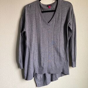 VINCE CAMUTO Gray V-neck Asymmetrical Stripe texture women sweater Size M